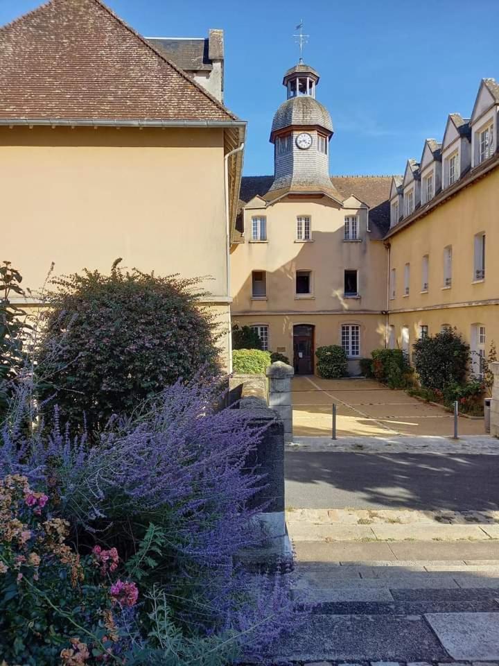 Maison En Ville Avec Terrasse Ensoleillee Et Wi-Fi Magnac-Laval Экстерьер фото