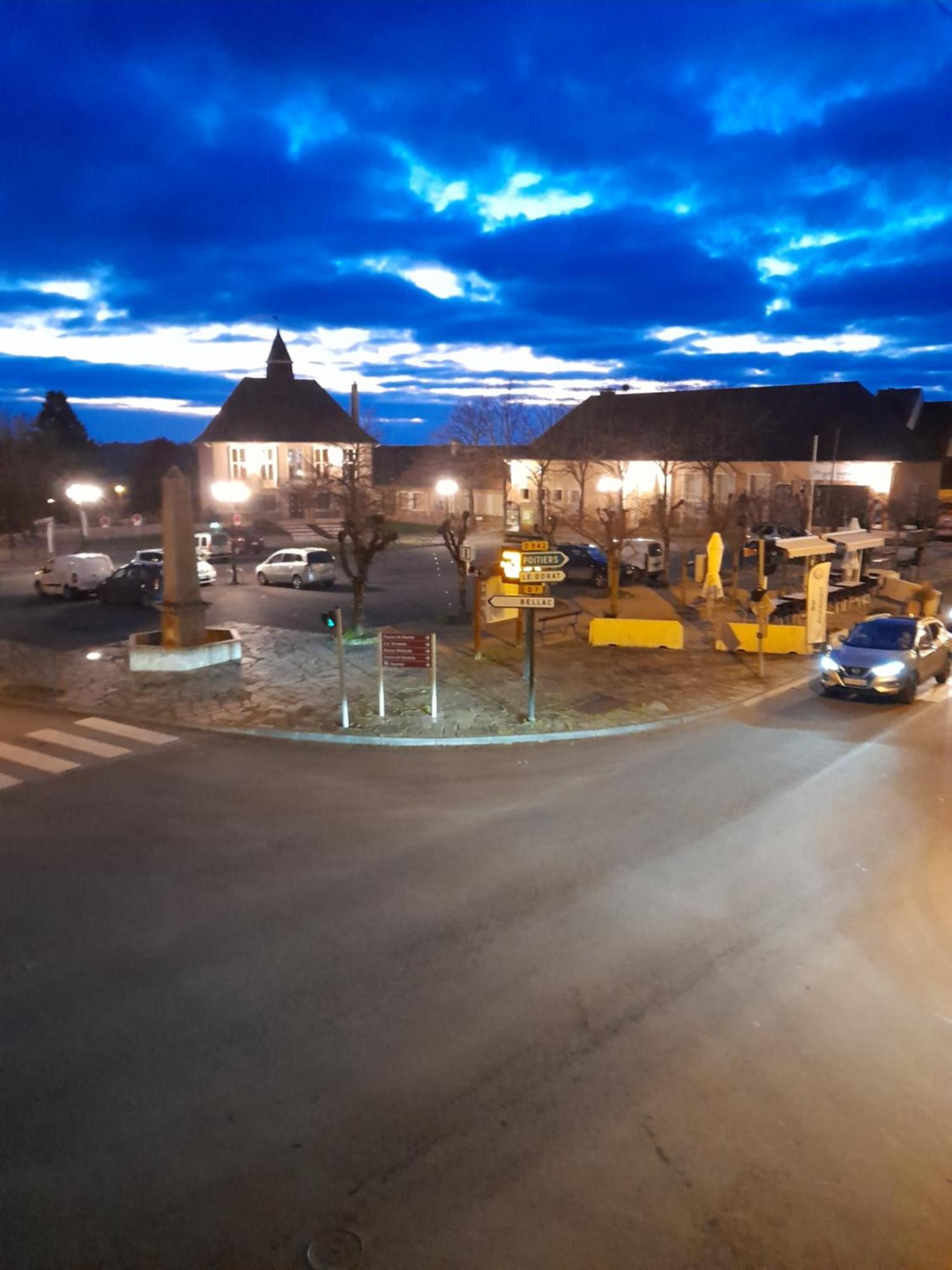 Maison En Ville Avec Terrasse Ensoleillee Et Wi-Fi Magnac-Laval Экстерьер фото